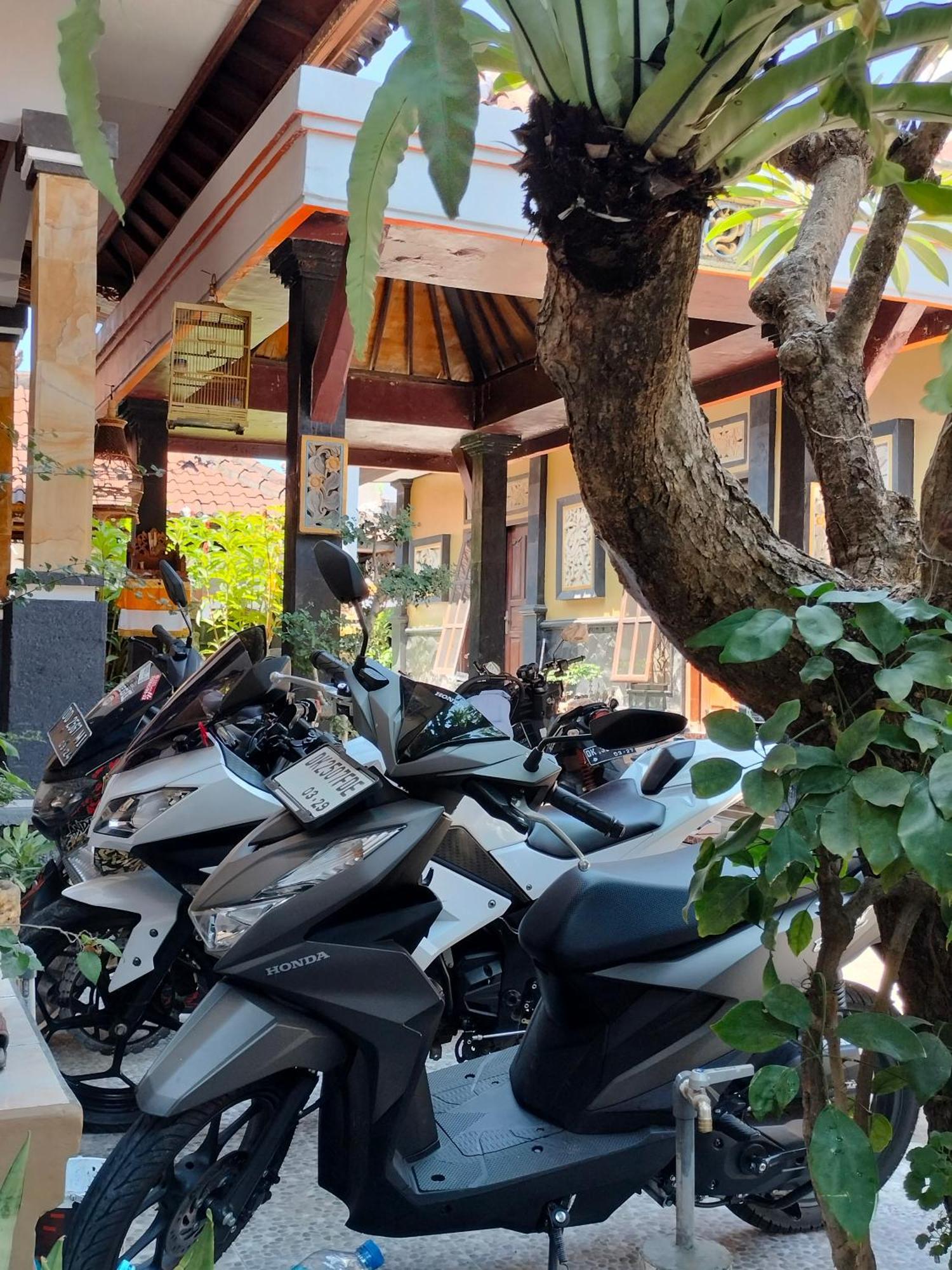 Tirtasuci House Hotel Kuta  Exterior photo